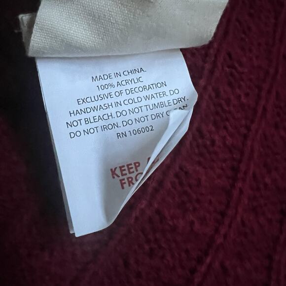 Artisan De Luxe Medium Throw 54" x 47" Cable Knit Red Pom Poms Christmas Holiday - Picture 5 of 5